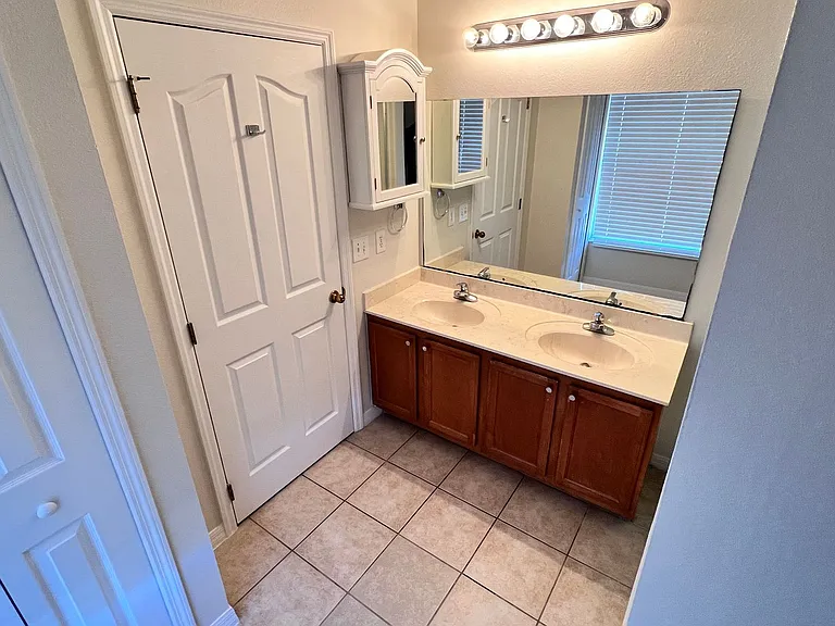 3548 Peppervine Dr — Photo 32