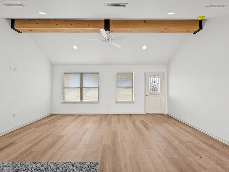14902 North Cres #1200 — Photo 16