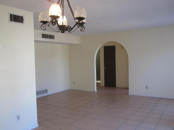 3rd image of 709 N Camino Seco