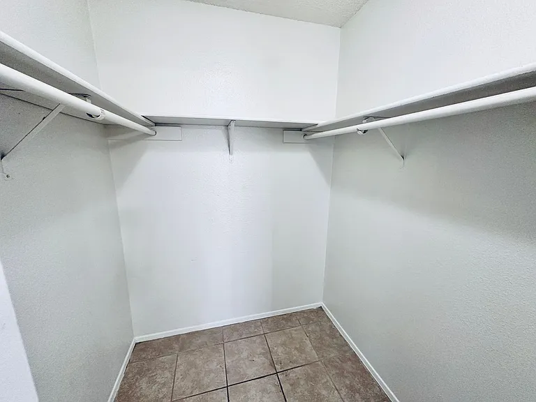 5305 Woodland Oaks Ct — Photo 11