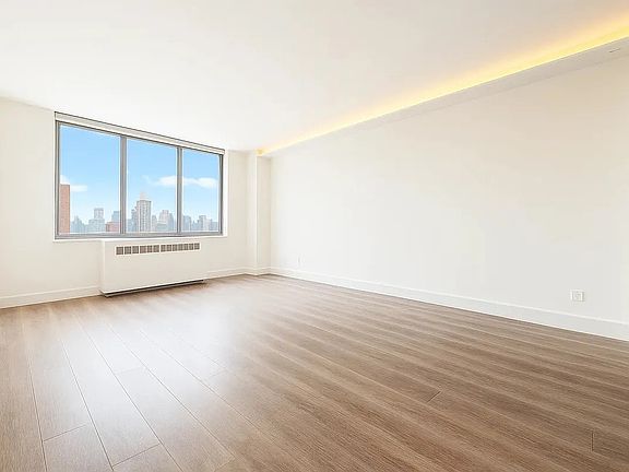 4th image of 1735 York Ave #35DPH