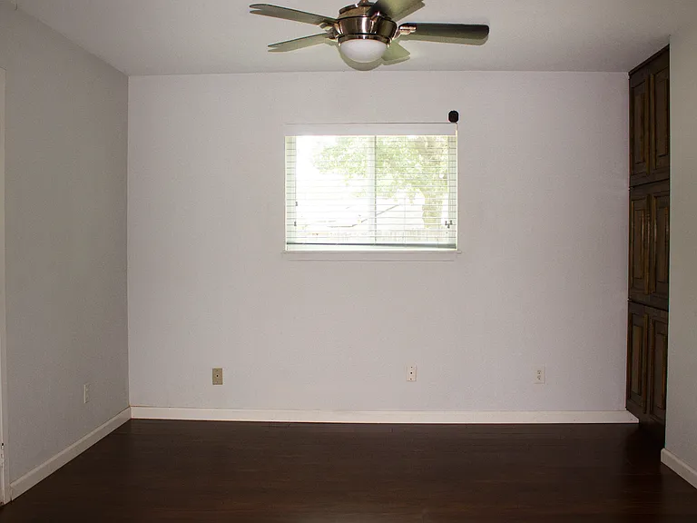 2305 Harvard Dr — Photo 10