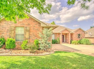 2101 Cedar Pointe Ln, Edmond, OK 73003