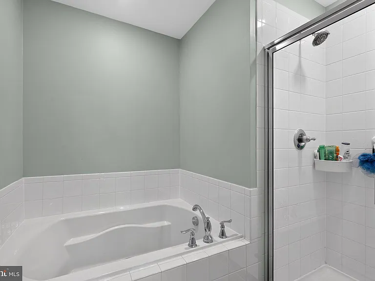 1551 Emily Ct — Photo 24