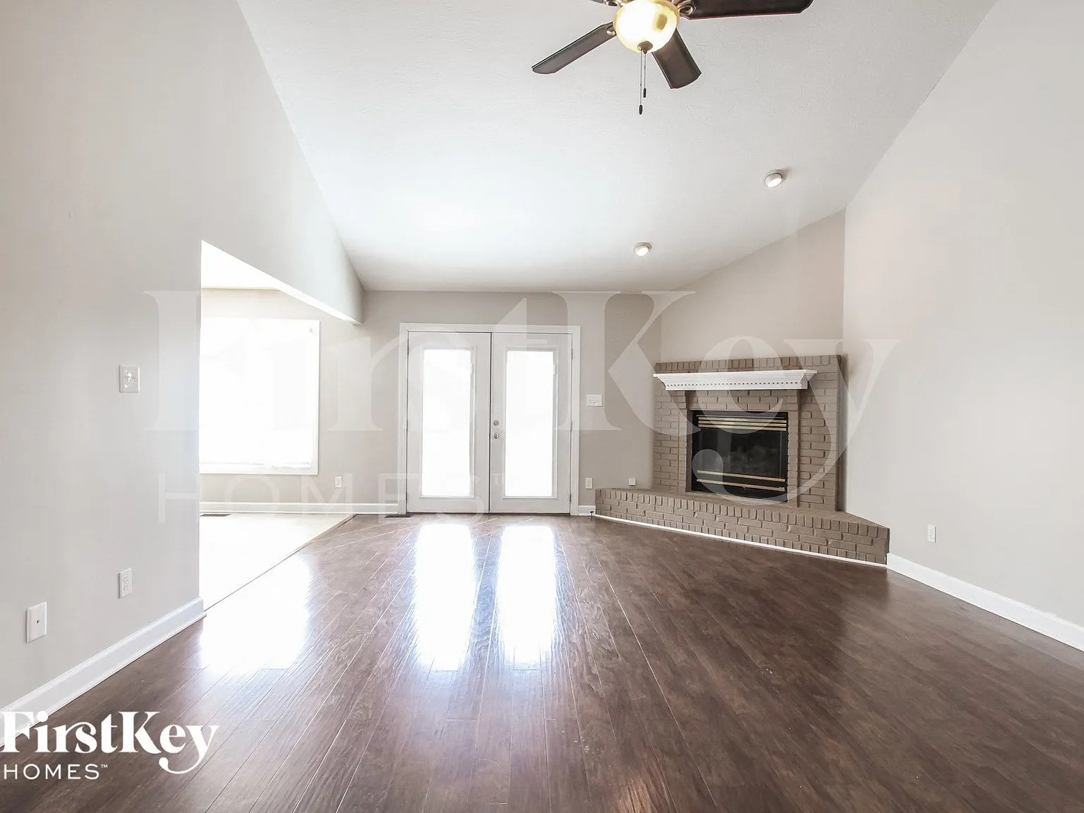 3 bed, 2.0 bath, 1779 sqft, $2,220 — Photo 2