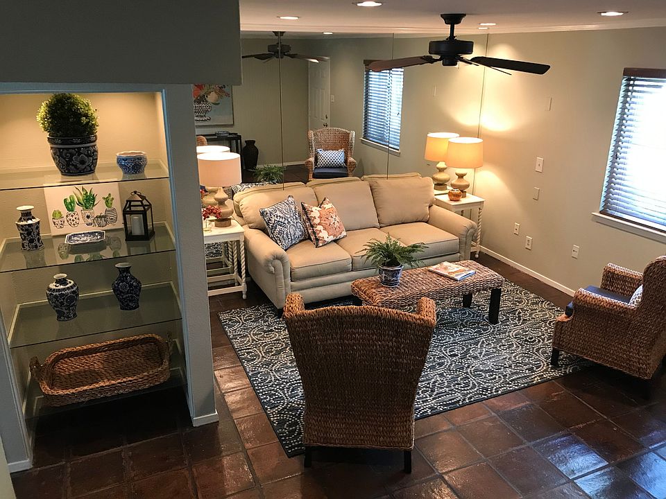 1st image of 102 Vassar Ln