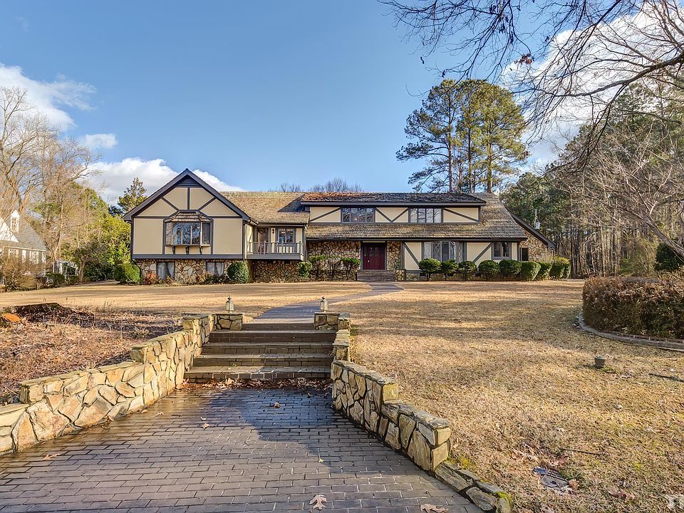 1st image of 523 Rosewood Dr