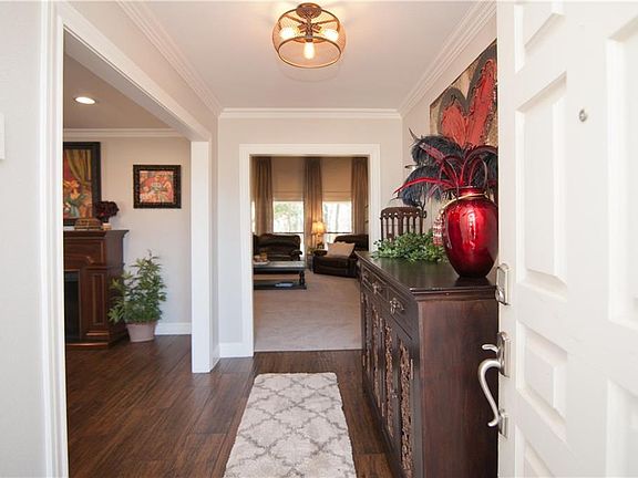 2nd image of 110 Shady Oaks Ln