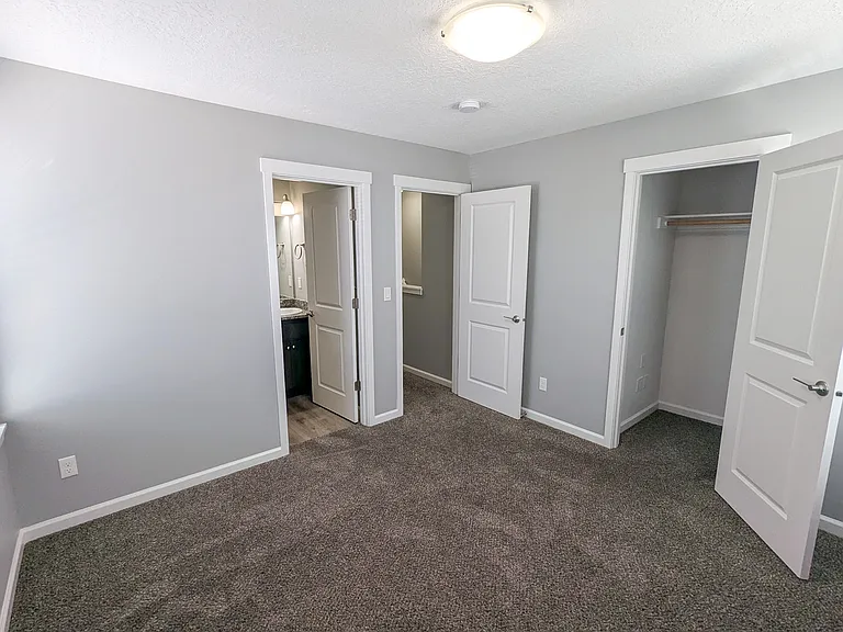 1040 Park Ave NE #105 — Photo 14