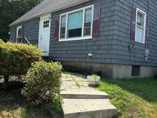 5 Farrington Avenue, Plaistow, NH 03865