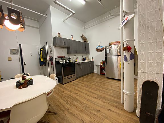 4th image of 1085 Willoughby Ave APT 103