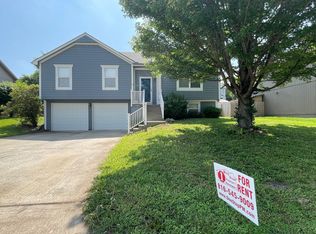 1212 NE Applewood St, Lees Summit, MO 64086