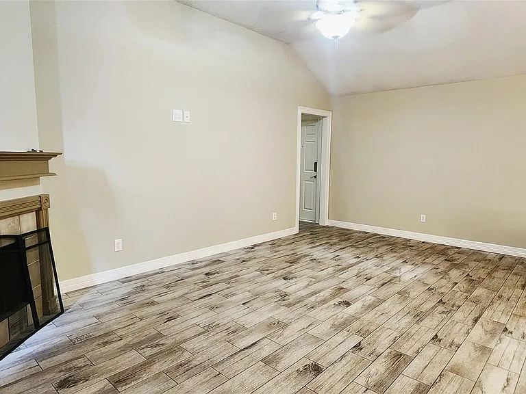 213 Mango St — Photo 9