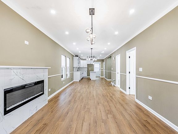 3rd image of 117 E 104th Pl