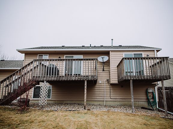 3rd image of 6713 W 61st St