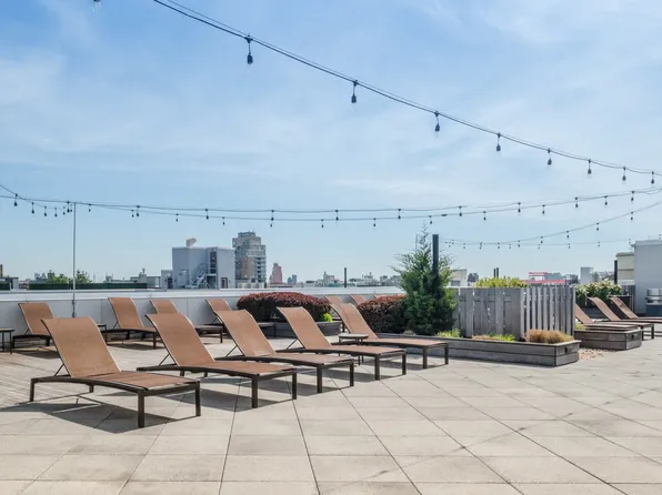 175 Kent Avenue image 31 of 39