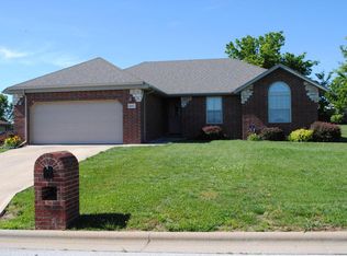 1117 W Scenic Hills Dr, Nixa, MO 65714