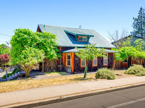326 N Main St, Ashland, OR 97520