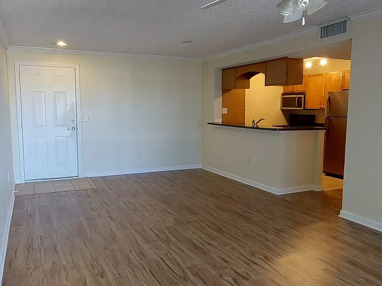 2500 Winding Creek Blvd #E201 — Photo 3