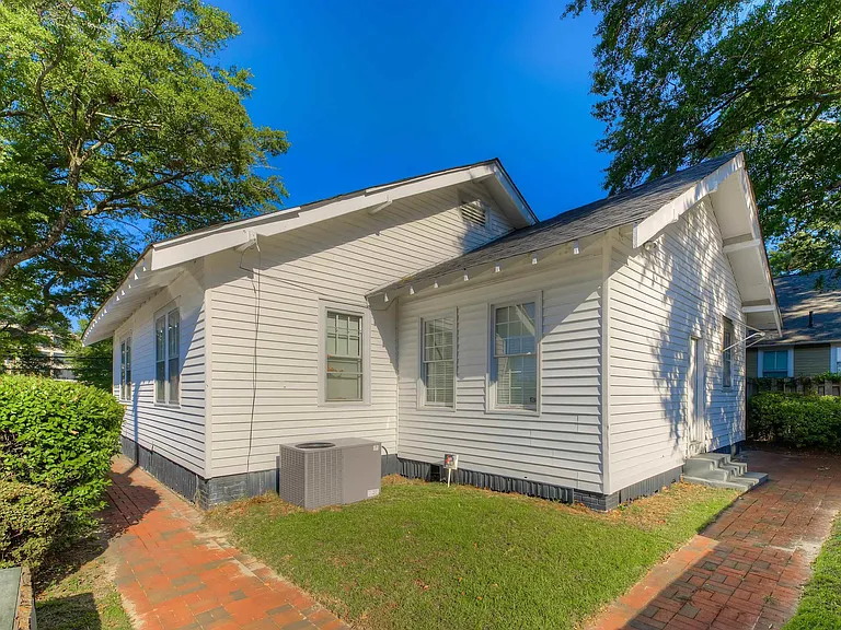 710 Heidt St — Photo 3