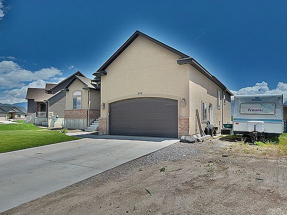 3rd image of 566 N Willow Haven Ave