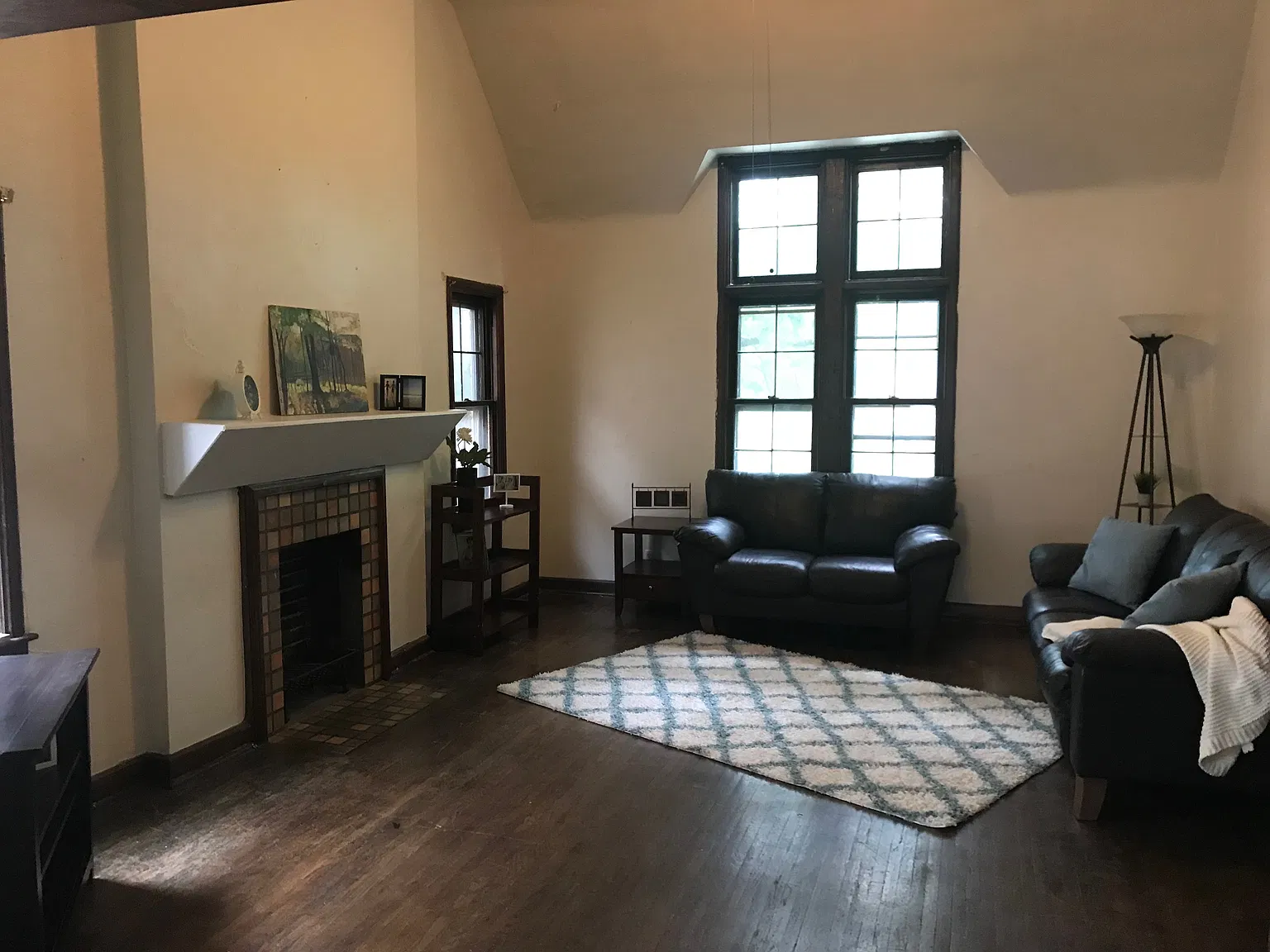 1 bed, 800 sqft, $1,050 — Photo 1