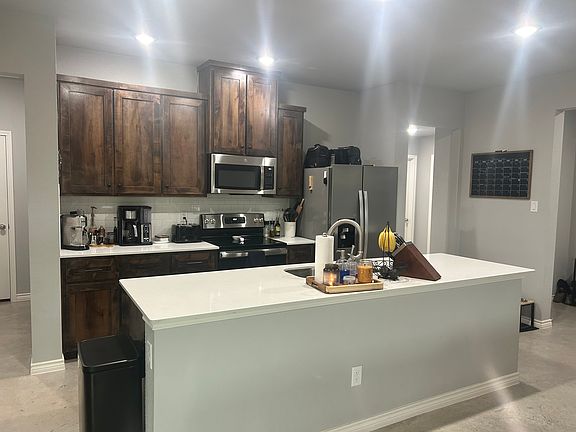 3rd image of 1436 Dryden Ave
