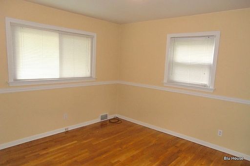 5th image of 1901 Avondale Dr SE