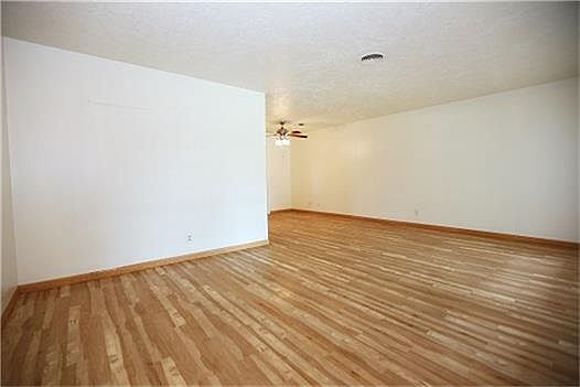 4th image of 2006 Dorothy St
