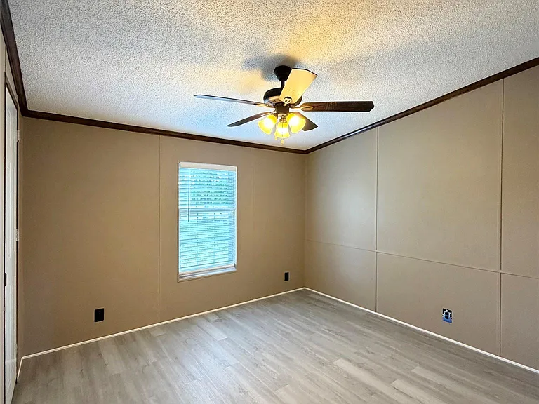5698 County Road 2752 — Photo 21