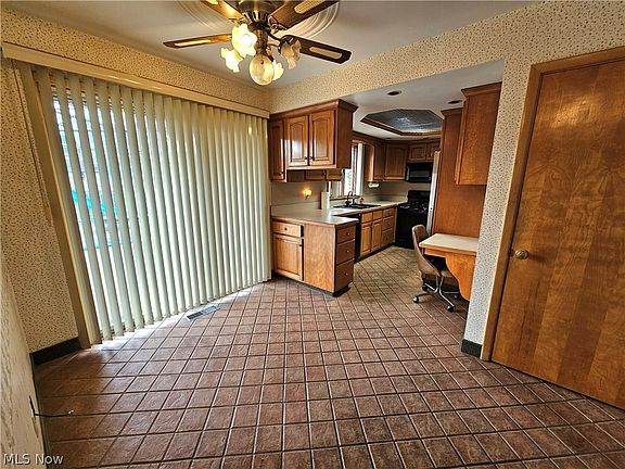 5th image of 1353 Oakdale Dr NW