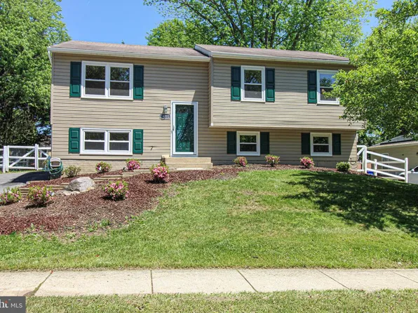 24201 Bush Hill Rd, Gaithersburg, MD 20882