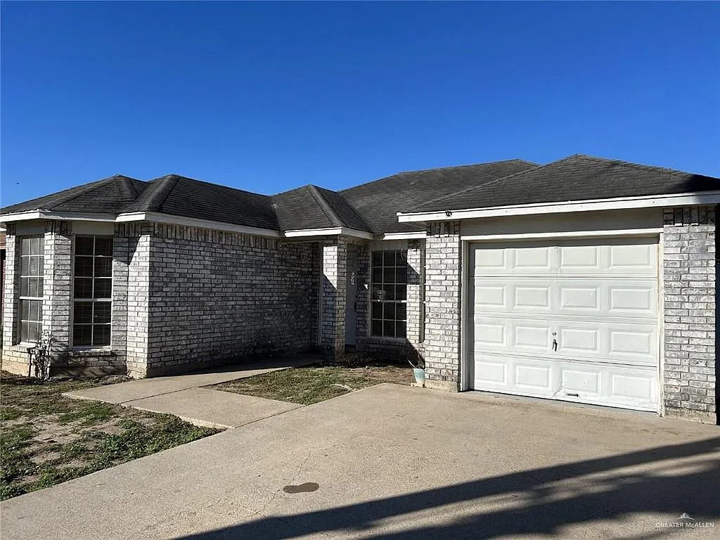 3 bed, 2.0 bath, 1184 sqft, $1,350 — Photo 1