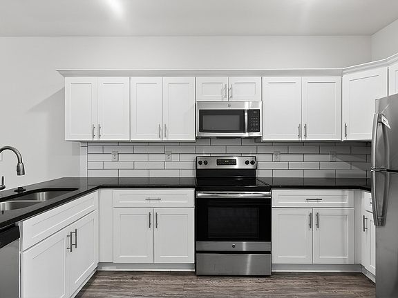 2nd image of 10 Walnut Ln #1123TP