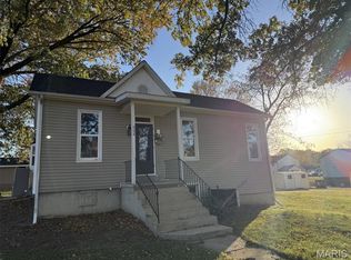 904 W Johnson St, Vandalia, IL 62471