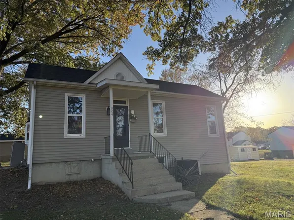 904 W Johnson St, Vandalia, IL 62471