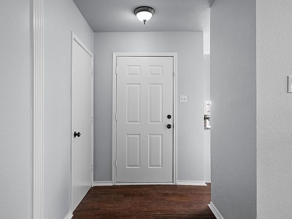 5th image of 8113 Gardengate Ct