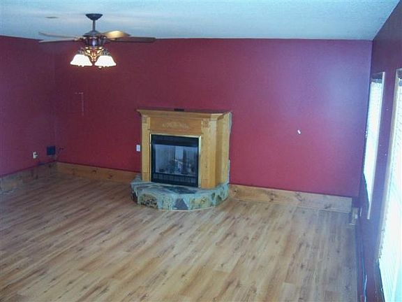 4th image of 740 Tasso Ln NE