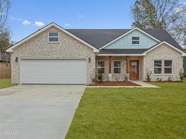 1351 Aubin Blvd, Gautier, MS 39553