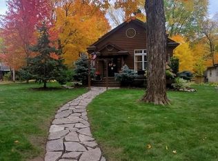 18905 Lake Ave, Deephaven, MN 55391