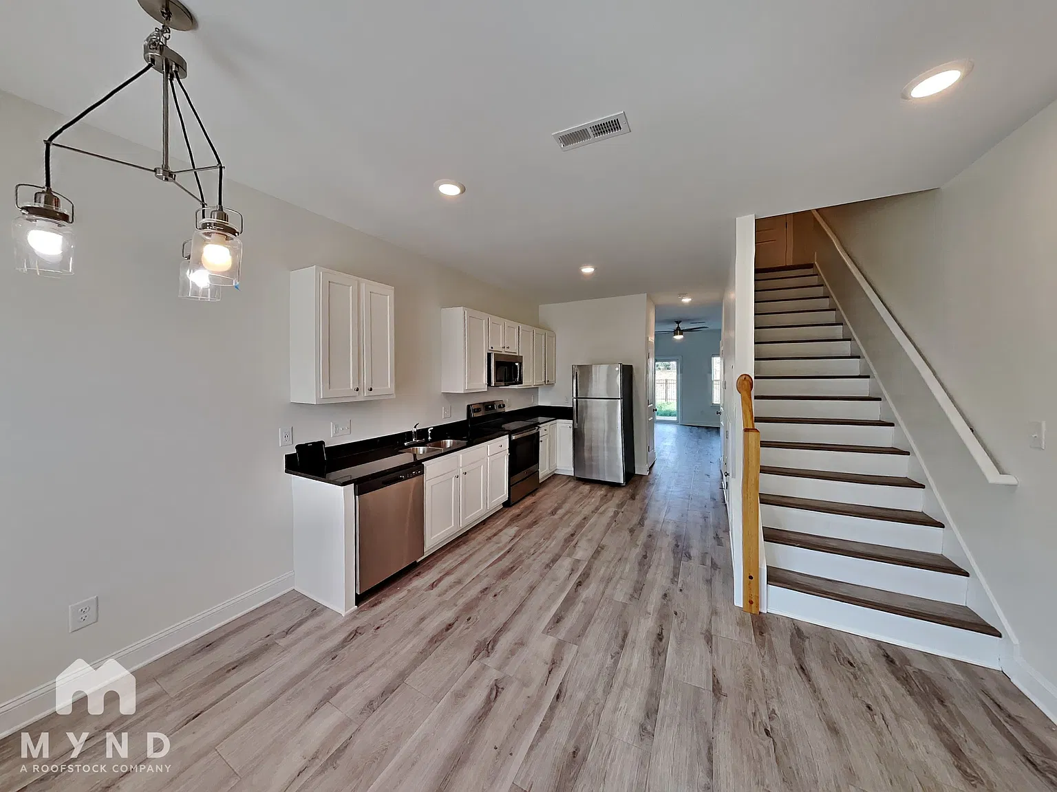 2 bed, 2.5 bath, 1188 sqft, $1,575 — Photo 3