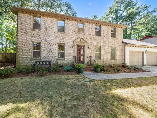 1201 Deerfield Dr, Cary, NC 27511