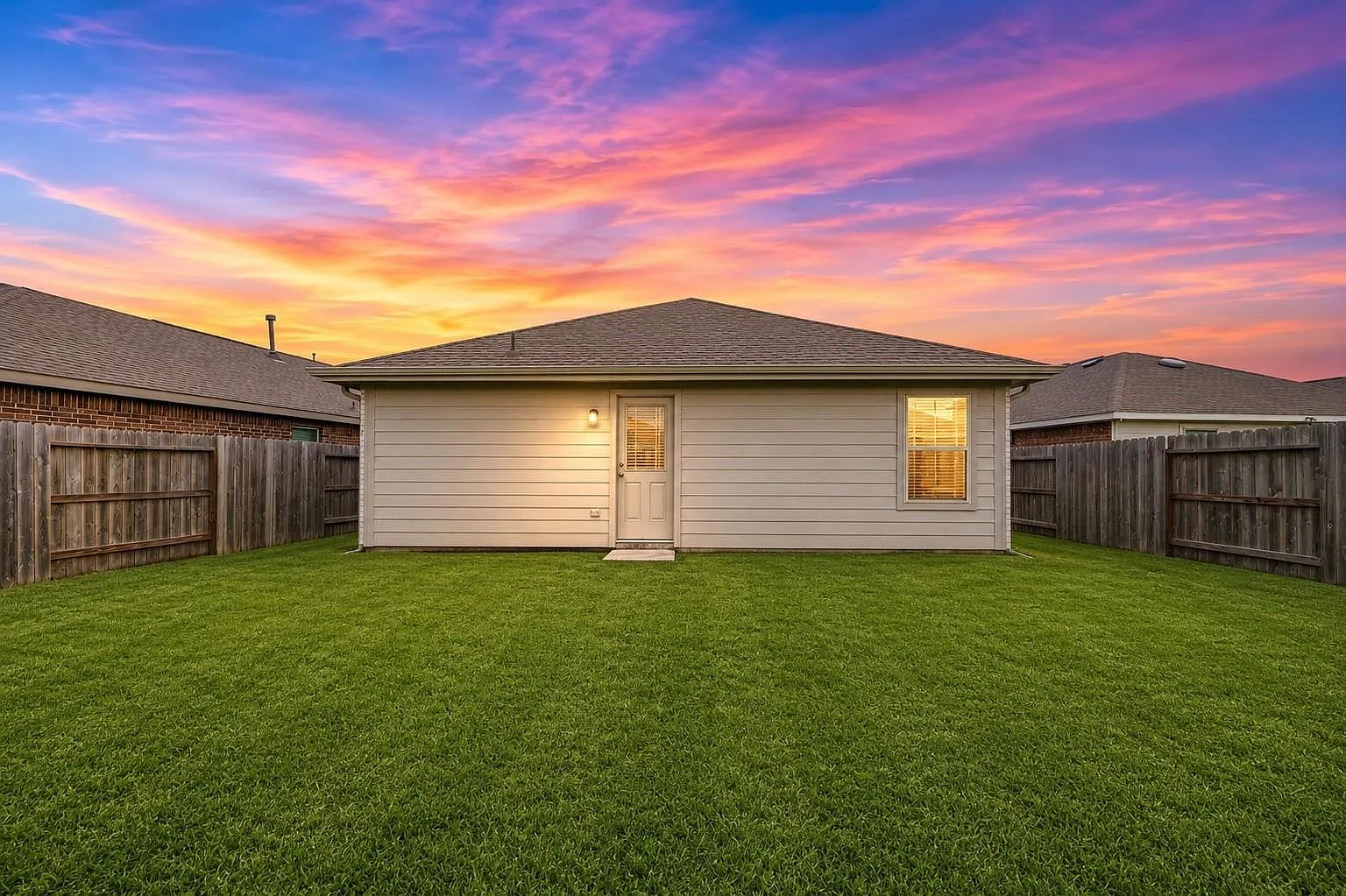 3 bed, 2.0 bath, 1800 sqft, $2,600 — Photo 3