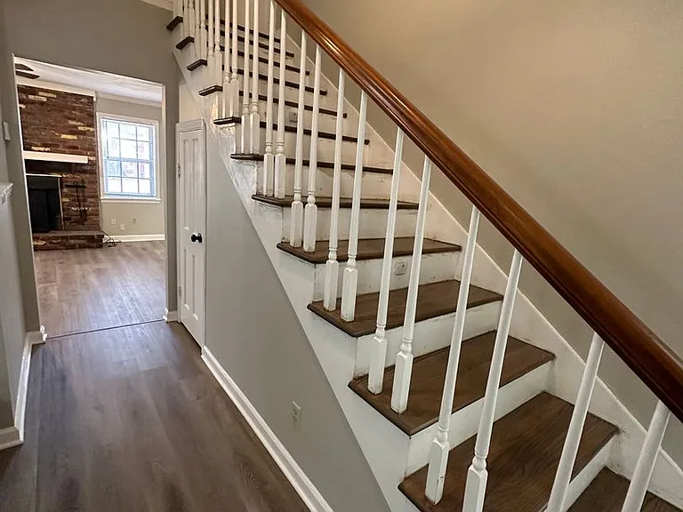 2760 Bragg Ln — Photo 2