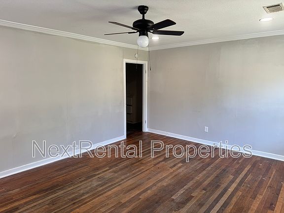 2nd image of 535 Robinhood Rd
