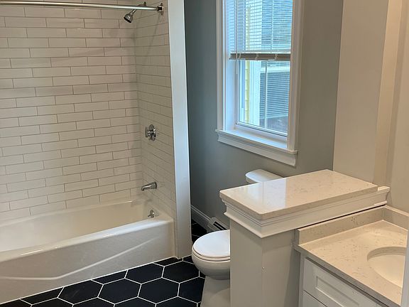 5th image of 128 Main St #3