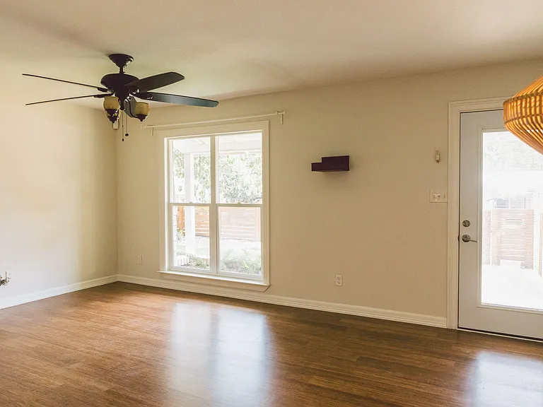 2519 Wilson St — Photo 11