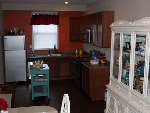 2nd image of 3827 Blaine Ave