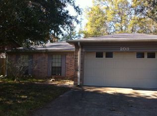 203 Hickory Hill Dr, Lufkin, TX 75901