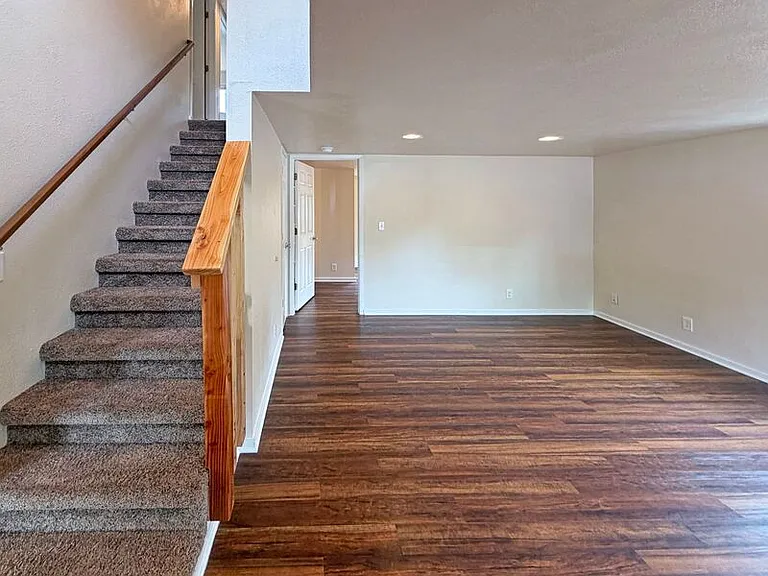 544 W 20th Ave — Photo 2
